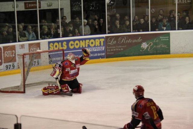 Photo hockey match Morzine-Avoriaz - Chamonix  le 29/12/2009