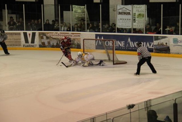 Photo hockey match Morzine-Avoriaz - Chamonix  le 29/12/2009