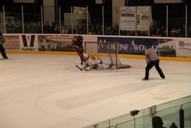 Photo hockey match Morzine-Avoriaz - Chamonix  le 29/12/2009
