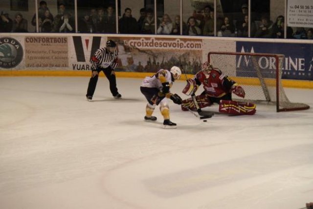 Photo hockey match Morzine-Avoriaz - Chamonix  le 29/12/2009