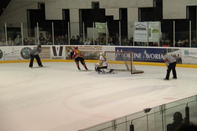 Photo hockey match Morzine-Avoriaz - Chamonix  le 29/12/2009