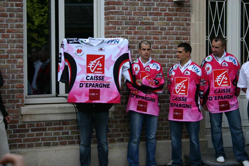 Amiens dévoile son nouveau maillot — Reportage