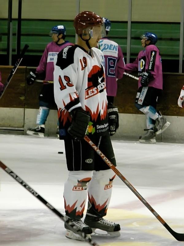 Amical : Dijon - Neuilly   — Reportage