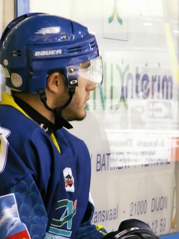 Amical : Dijon - Neuilly   — Reportage