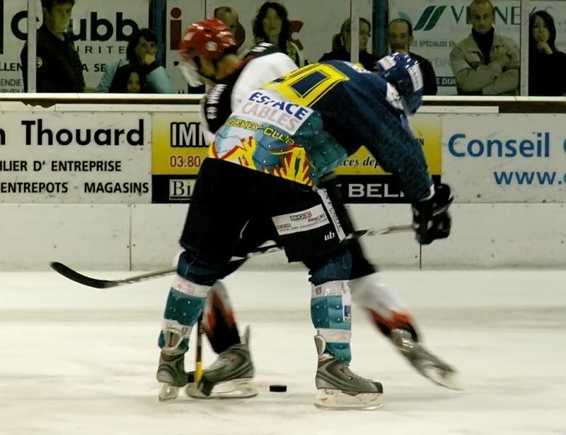 Amical : Dijon - Neuilly   — Reportage