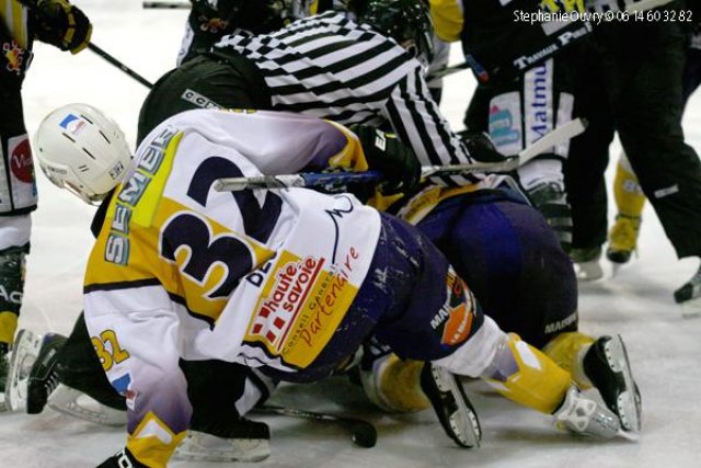 Photo hockey match Rouen - Chamonix  le 16/03/2010