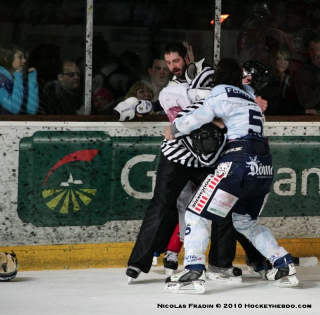 Photo hockey match Briançon  - Angers  le 03/04/2010