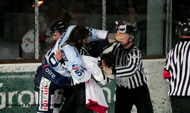 Photo hockey match Briançon  - Angers  le 03/04/2010