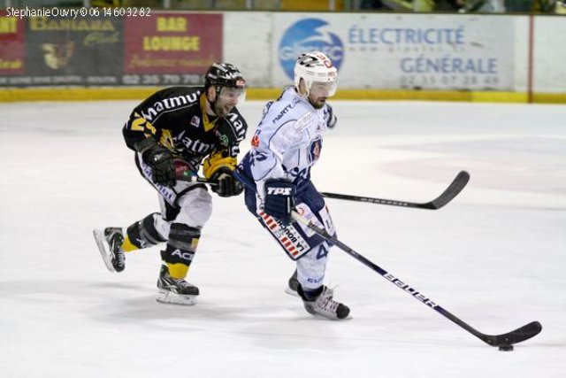 Photo hockey match Rouen - Angers  le 06/04/2010