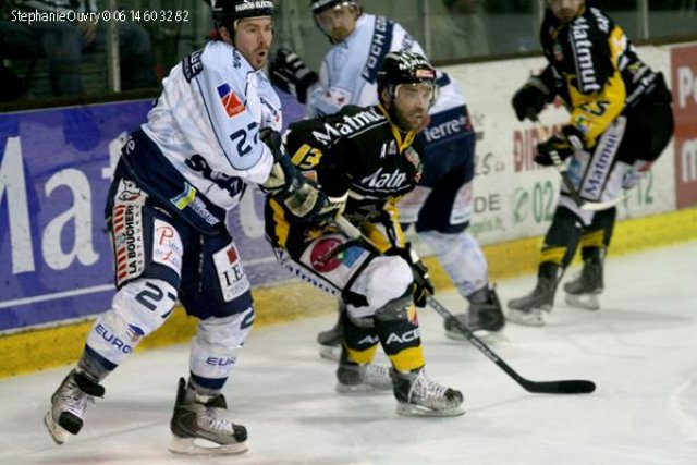 Photo hockey match Rouen - Angers  le 13/04/2010