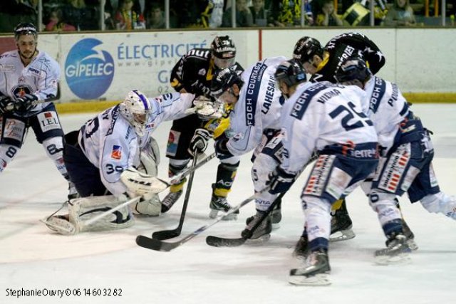 Photo hockey match Rouen - Angers  le 13/04/2010