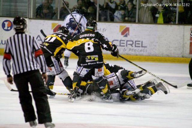 Photo hockey match Rouen - Angers  le 13/04/2010