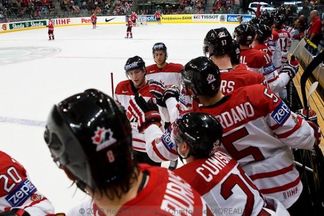 Photo hockey reportage Hockey mondial 10: Le Canada écrasé