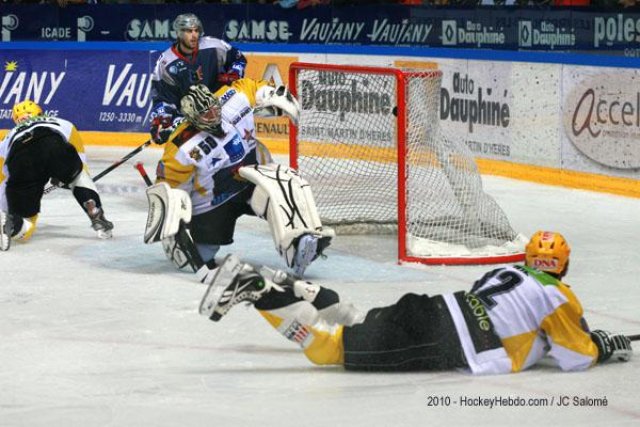 Photo hockey match Grenoble  - Strasbourg  le 18/09/2010