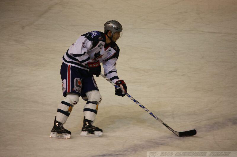 Chamonix  3 - 4 Grenoble 