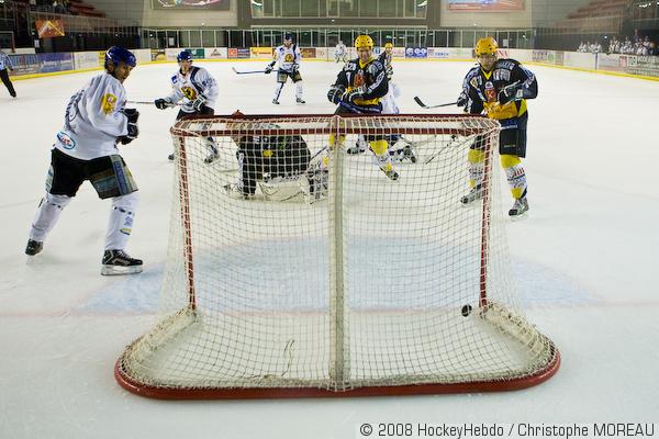 Strasbourg  2 - 3 Mont-Blanc