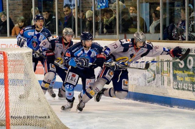Photo hockey match Angers  - Grenoble  le 03/12/2010