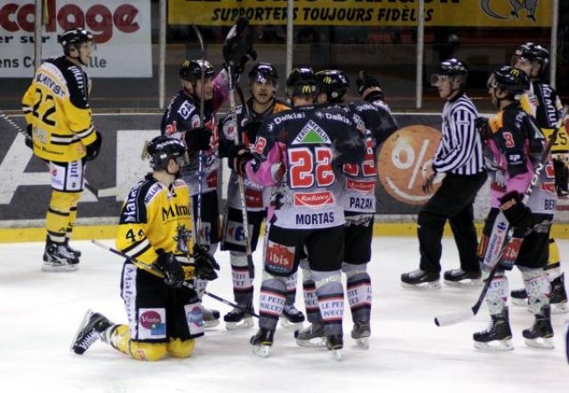 Photo hockey match Amiens  - Rouen le 11/12/2010