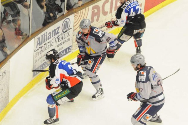 Photo hockey match Caen  - Grenoble  le 01/02/2011