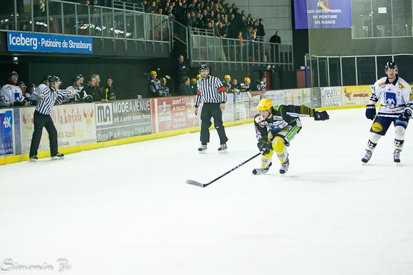 Strasbourg  2 - 3 Chamonix 