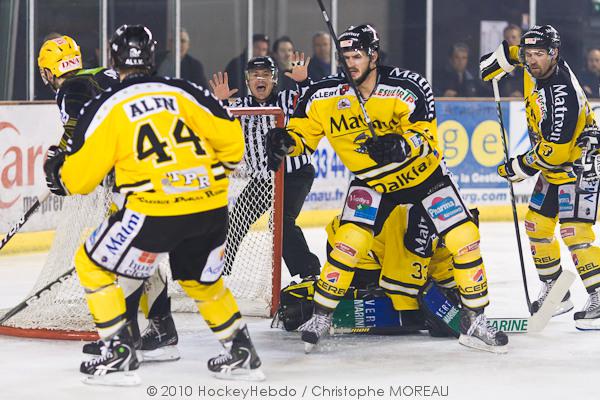 Strasbourg  2 - 4 Rouen