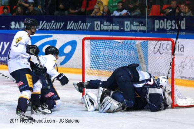 Photo hockey match Grenoble  - Chamonix  le 08/10/2011