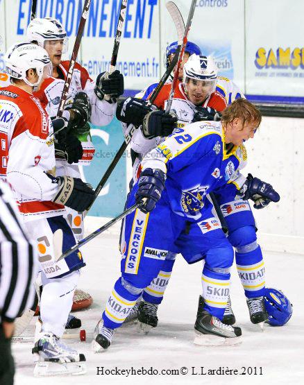 Villard-de-Lans 3 - 4 Grenoble 