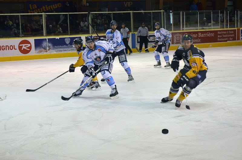 Chamonix  1 - 2 Angers 