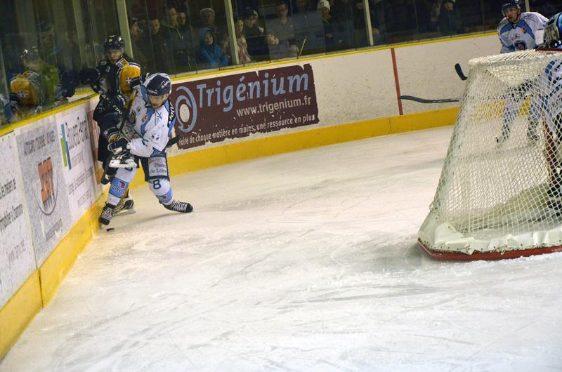 Chamonix  1 - 2 Angers 