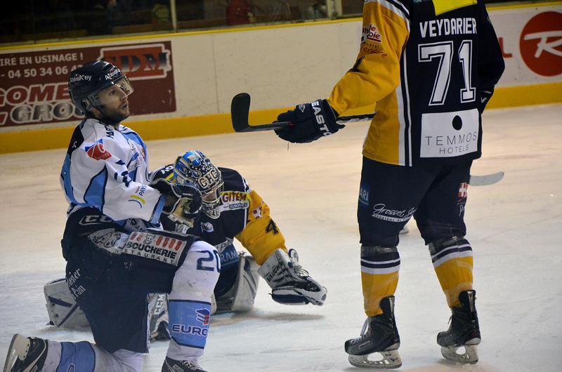 Chamonix  1 - 2 Angers 
