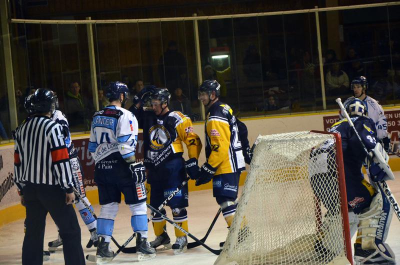 Chamonix  1 - 2 Angers 