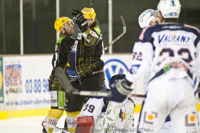 Photo hockey match Strasbourg  - Grenoble  le 19/02/2012