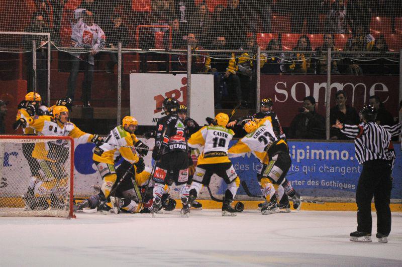 Amiens  5 - 3 Strasbourg 