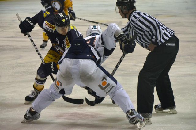 Photo hockey match Chamonix  - Grenoble  le 17/03/2012