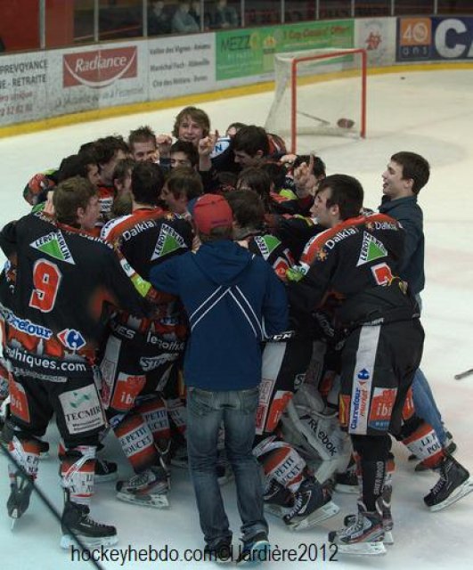 Photo hockey reportage U18 elite :  Amiens Champion ! 