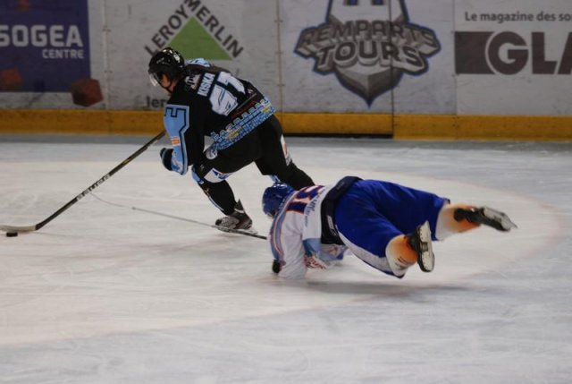Photo hockey match Tours  - Clermont-Ferrand le 22/09/2012