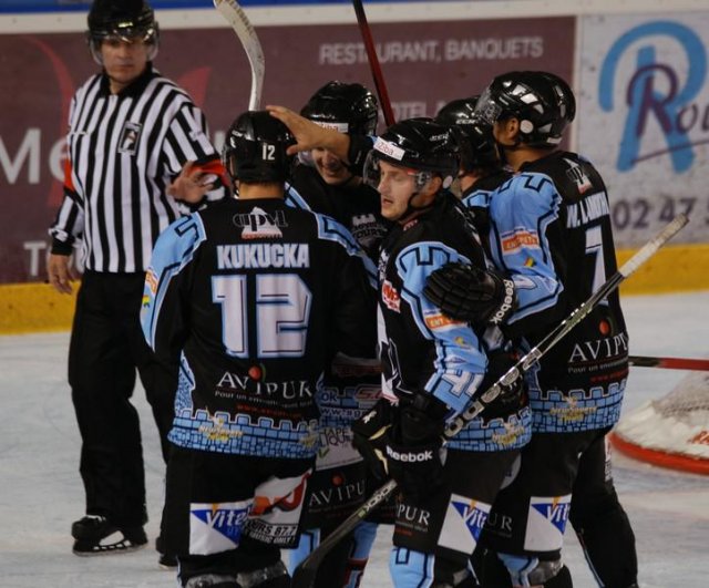 Photo hockey match Tours  - Clermont-Ferrand le 22/09/2012