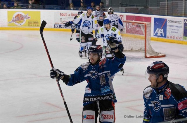 Photo hockey match Nantes - Compiègne le 27/10/2012