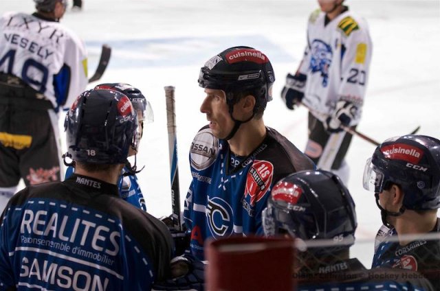 Photo hockey match Nantes - Compiègne le 27/10/2012