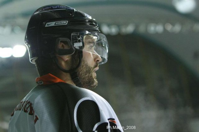 Photo hockey reportage Clermont fait de la résistance