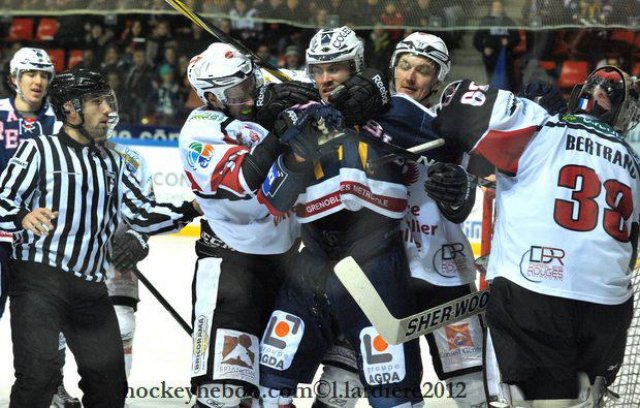 Photo hockey match Grenoble  - Briançon  le 08/12/2012