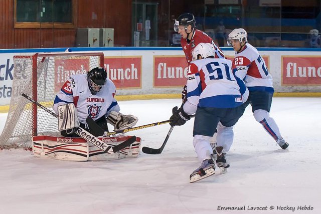 Photo hockey reportage EIHC : Slovénie-Lettonie  EN ATTENTE