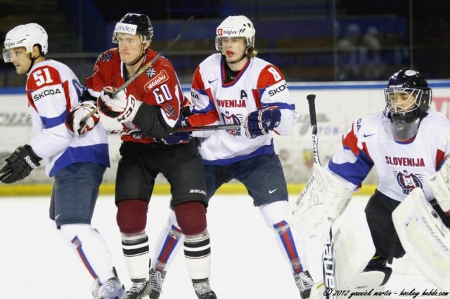 Photo hockey reportage EIHC : Slovénie-Lettonie  EN ATTENTE