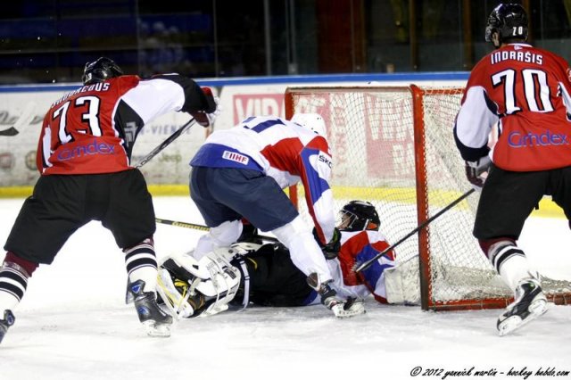 Photo hockey reportage EIHC : Slovénie-Lettonie  EN ATTENTE