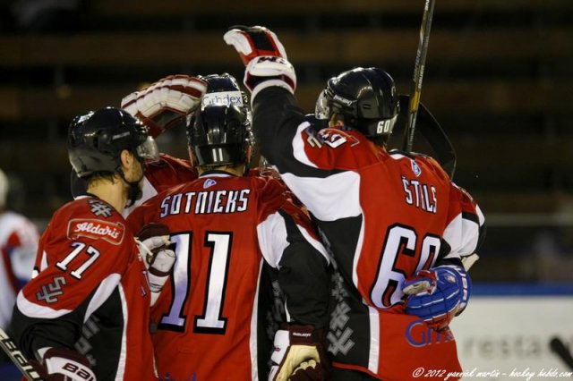 Photo hockey reportage EIHC : Slovénie-Lettonie  EN ATTENTE