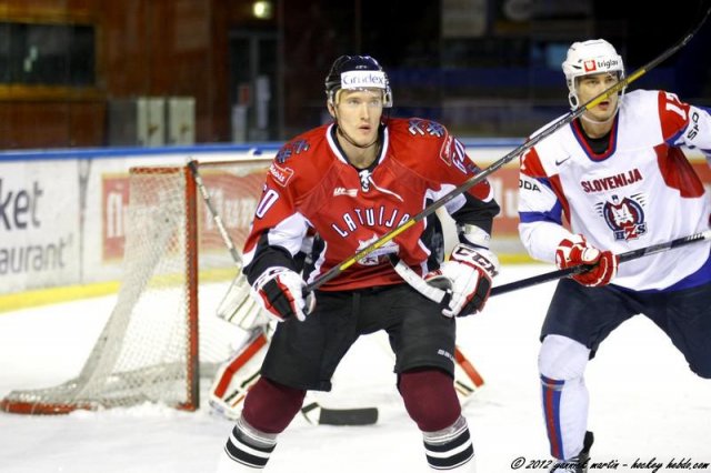Photo hockey reportage EIHC : Slovénie-Lettonie  EN ATTENTE