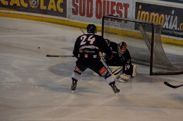 Photo hockey match Bordeaux - Courbevoie  le 22/12/2012