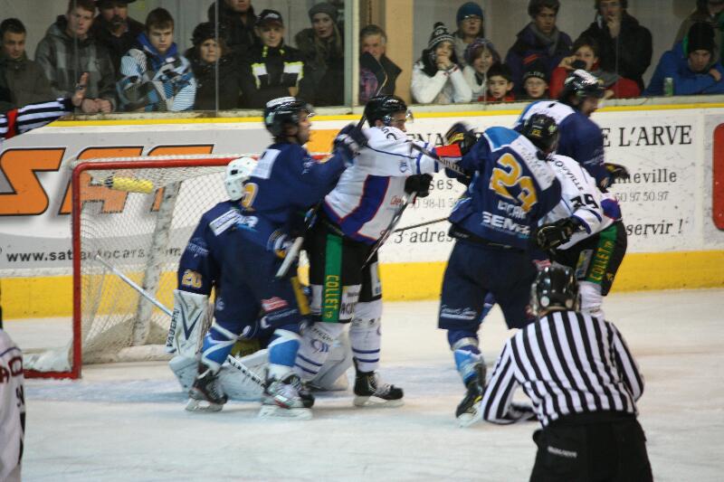 Chamonix  9 - 2 Caen 