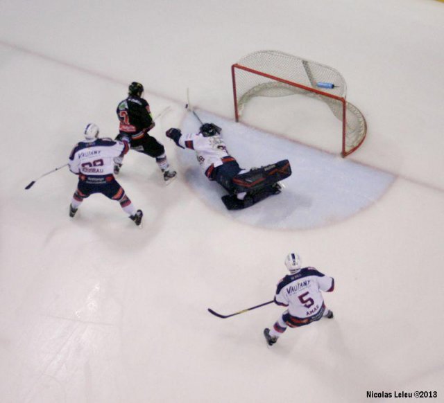 Photo hockey match Amiens  - Grenoble  le 04/01/2013