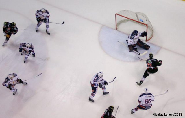 Photo hockey match Amiens  - Grenoble  le 04/01/2013